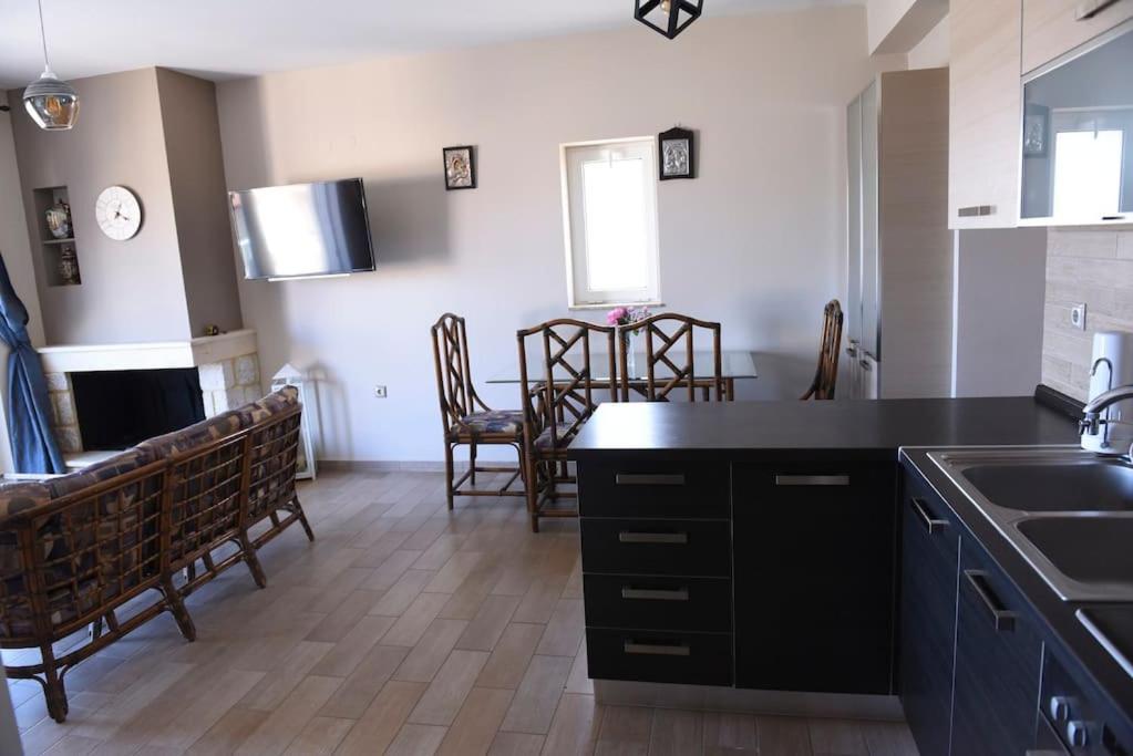 Katerina Luxury Suites Elia  Екстериор снимка