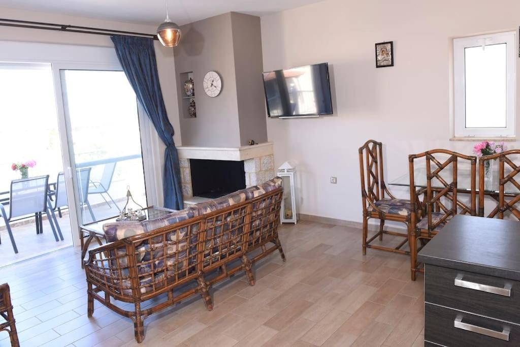 Katerina Luxury Suites Elia  Екстериор снимка
