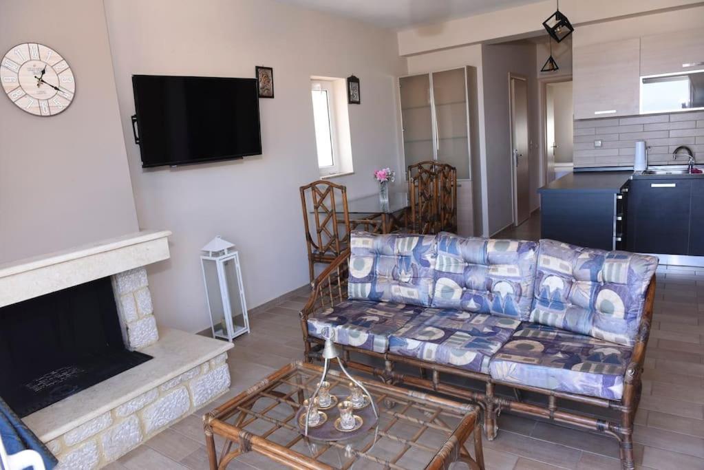Katerina Luxury Suites Elia  Екстериор снимка